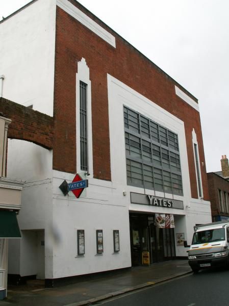 Yates, Newport, Ray Scarfe. (Pub, External). Published on 02-07-2013