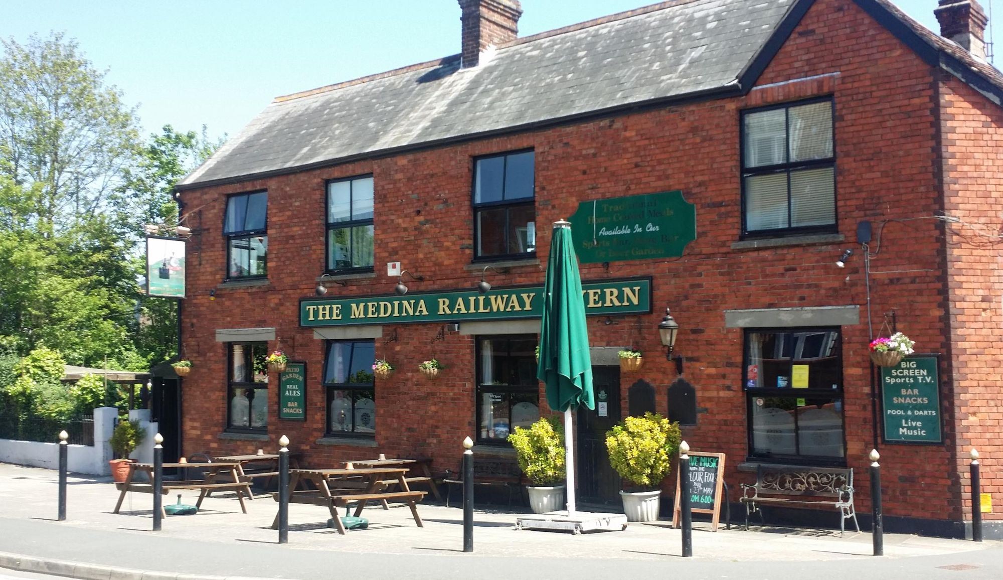 Railway Medina Tavern (Photo: Alexander Lawson 2018). (Pub, External). Published on 24-05-2018