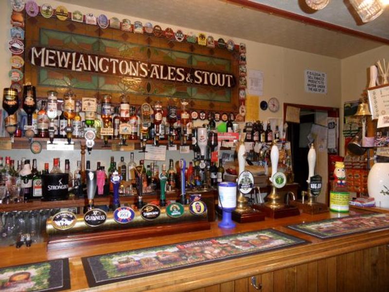 Kingston Arns. (Bar). Published on 10-06-2014