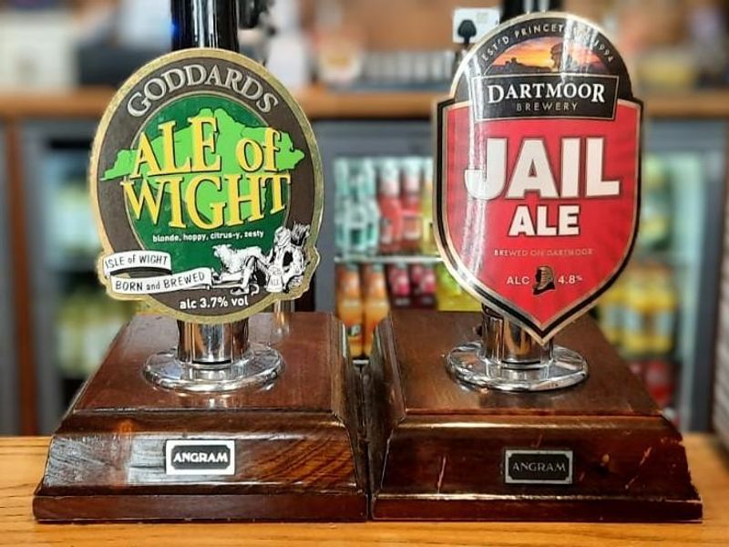 Castle Inn, Sandown (Photos: Mike Flynn - 23/08/2025). (Bar). Published on 22-09-2025 