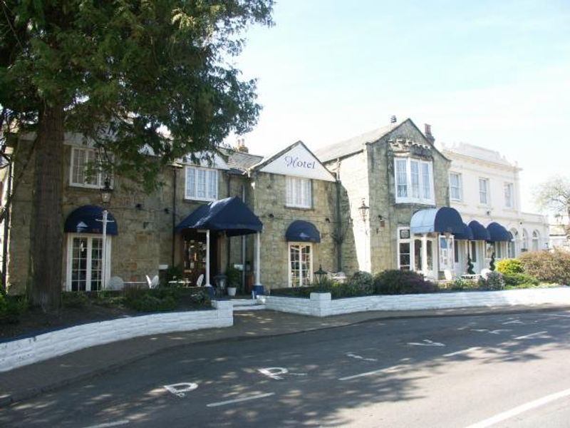 Daishes Hotel, Shanklin, Ray Scarfe. (Pub, External). Published on 02-07-2013