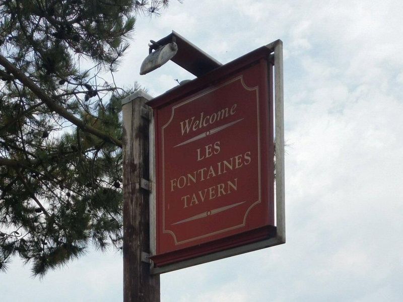 Les Fontaines Tavern (Photo: Neil Worthington July 2022). (Sign). Published on 02-09-2022