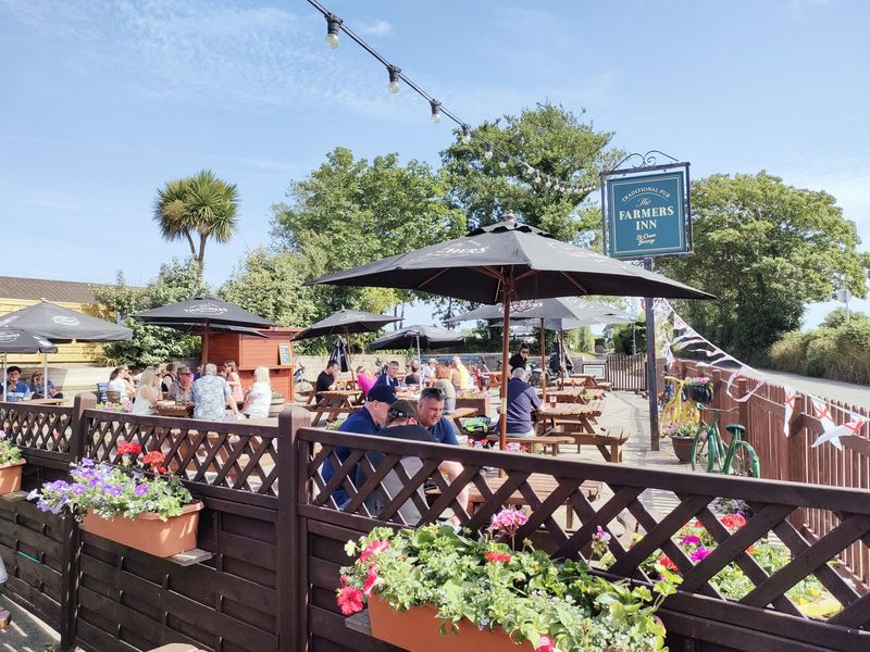 Farmers Inn, St Ouen (Photo: Alan Cooke - 30/05/2026). (Pub, External, Garden). Published on 30-05-2026 