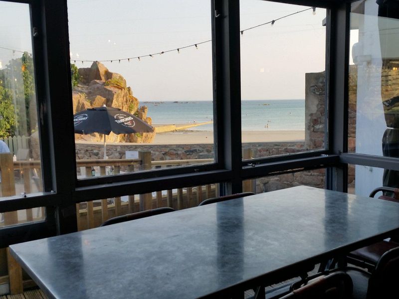 White Horse beach view from bar (Photo-Neil Worthington Jul '22). (Pub). Published on 01-09-2022