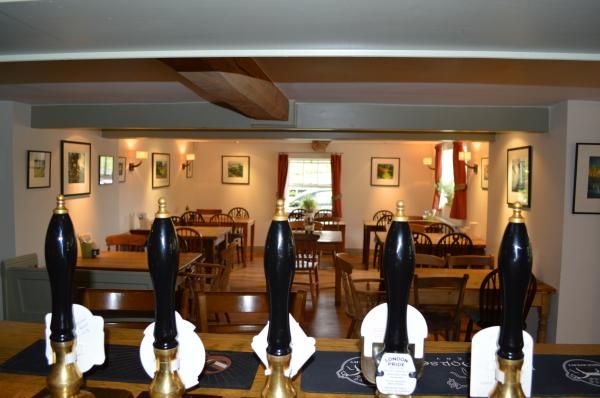 (Pub, Bar). Published on 03-10-2013