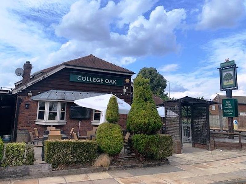 (Pub, External, Garden, Sign, Key). Published on 25-08-2026