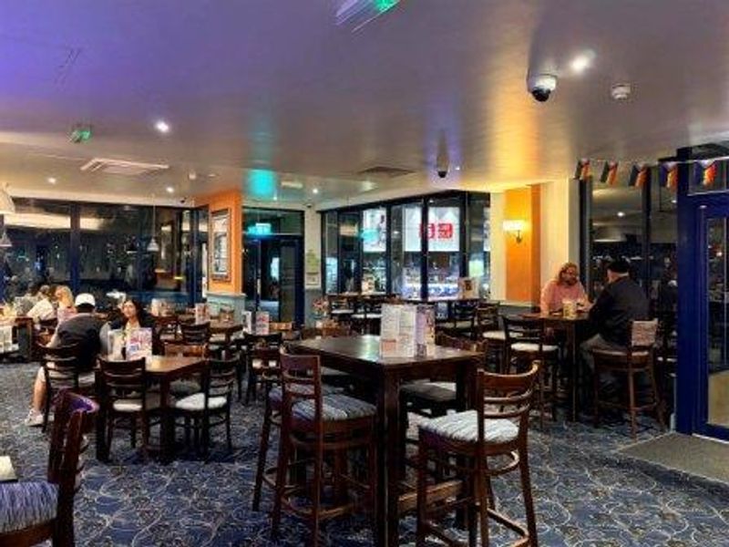 S & C inside. (Pub, Customers). Published on 29-09-2026
