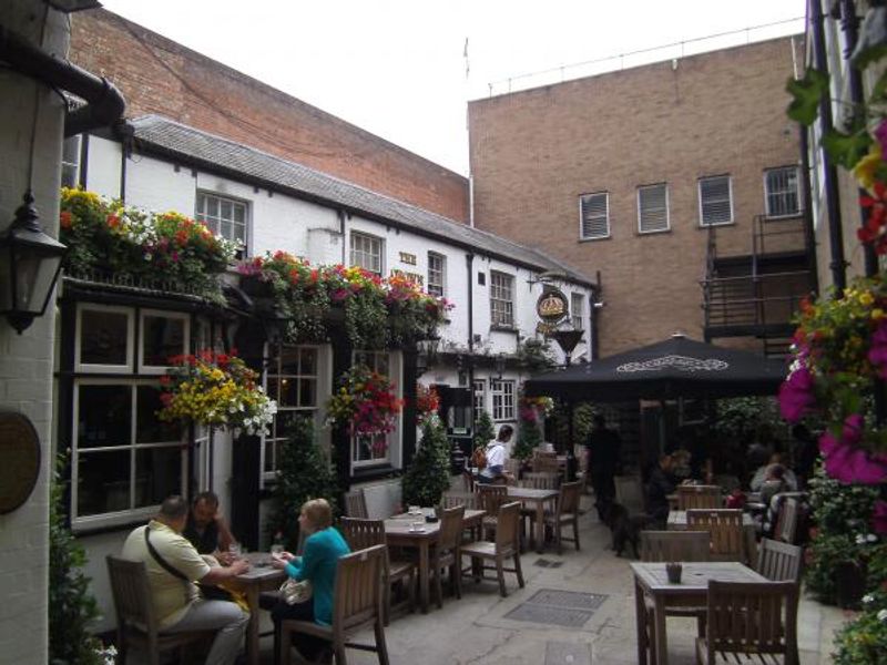 Crown. (Pub, External, Key). Published on 11-07-2014