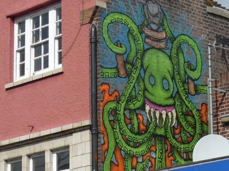 Creature on side facing up Cowley Road. (External). Published on 20-02-2019