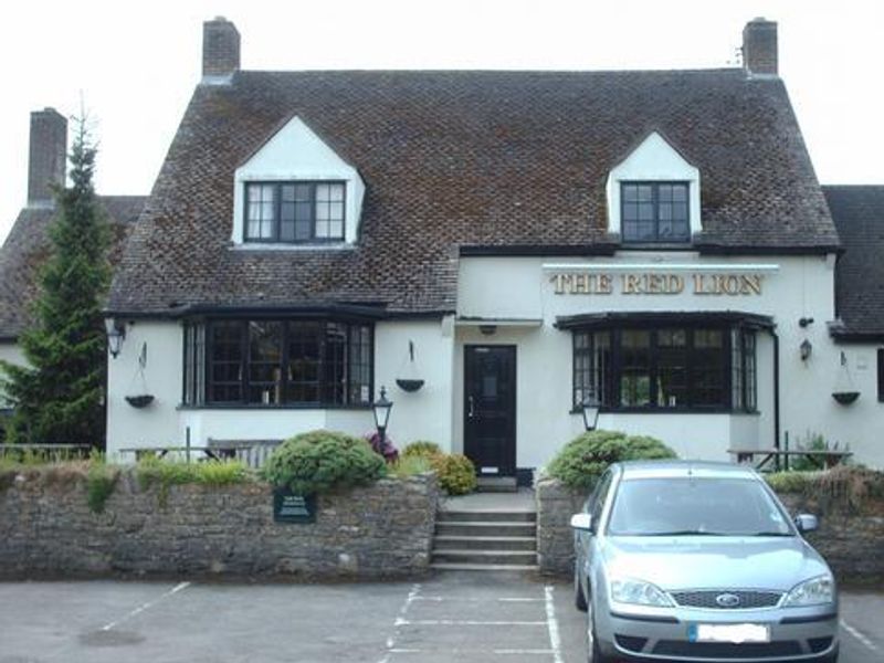 Red Lion courtesy of Ukpubfinder. (Pub, External, Key). Published on 15-04-2015 