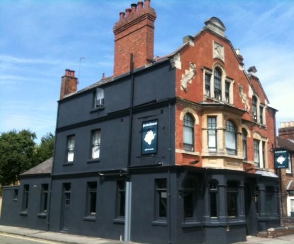 July 2018 corner. (Pub, External, Sign, Key). Published on 09-07-2018