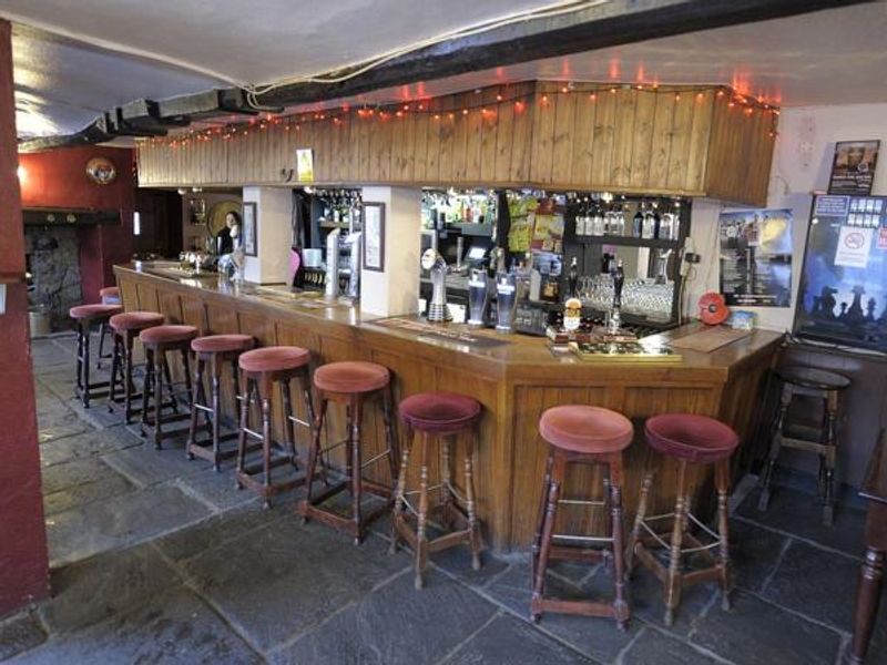 (Pub, Bar). Published on 14-01-2016