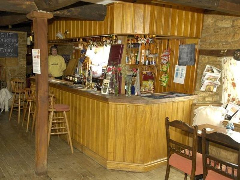 (Pub, Bar). Published on 23-03-2015