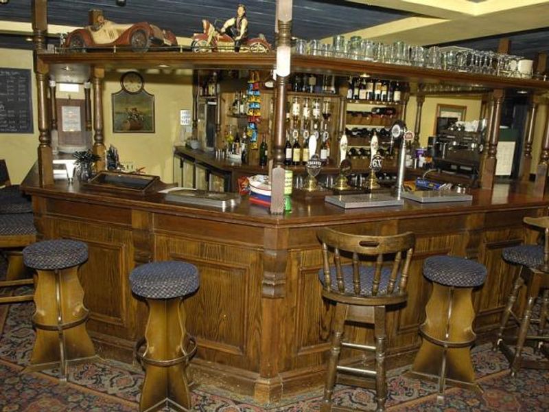 (Pub, Bar). Published on 13-01-2016