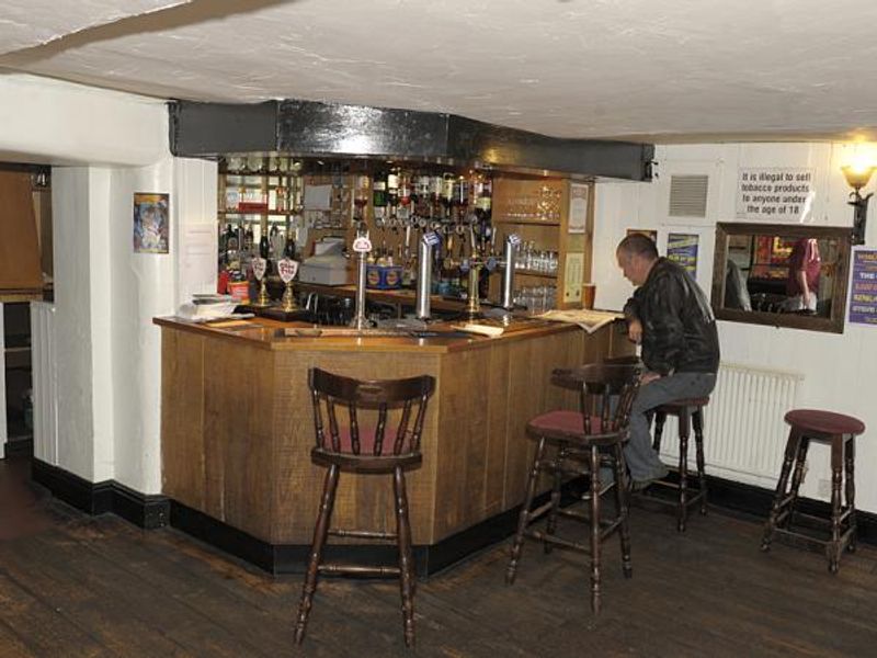 (Pub, Bar). Published on 02-02-2015