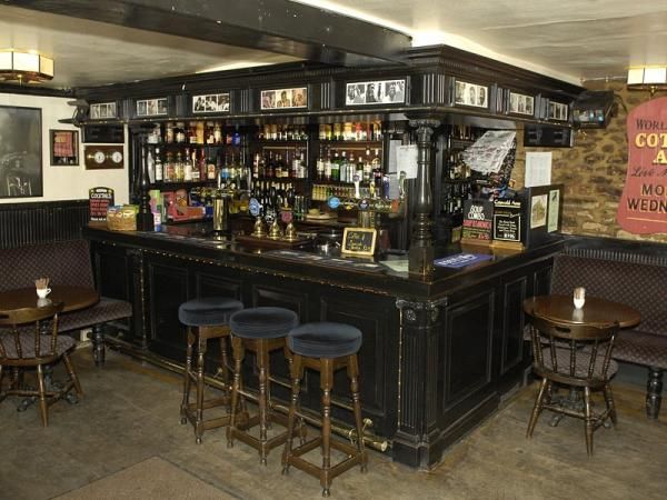 (Pub, Bar). Published on 18-05-2015