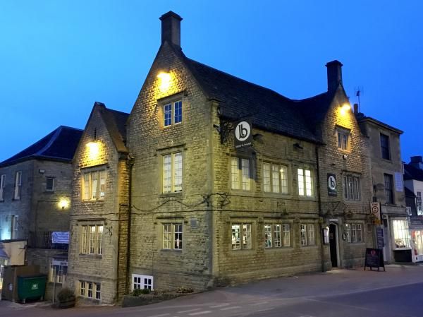 B&T Corner View - Dusk. (Pub, External). Published on 01-03-2016