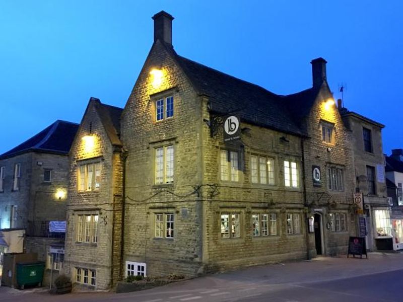 B&T Corner View - Dusk. (Pub, External). Published on 01-03-2016 