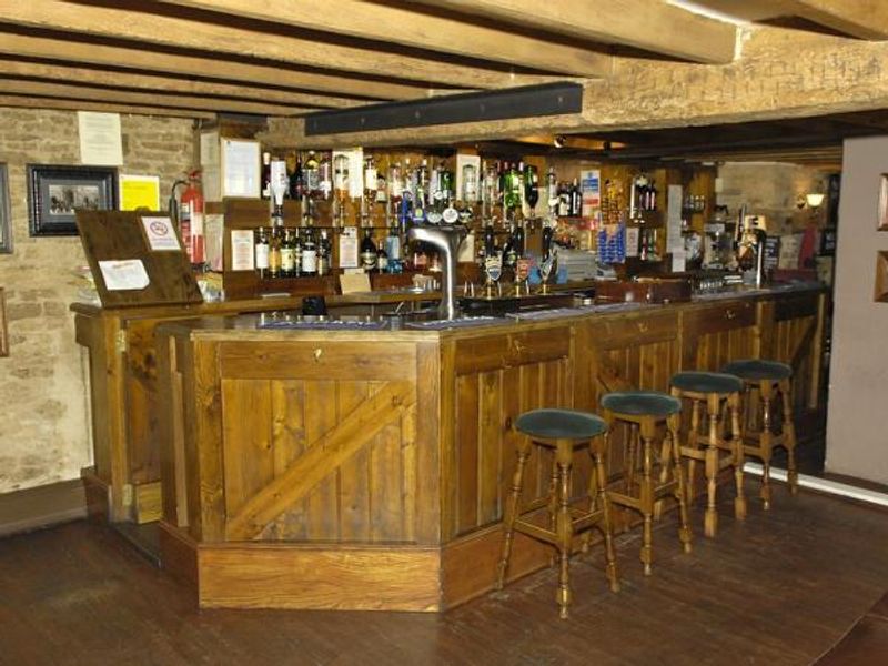 (Pub, Bar). Published on 23-10-2015