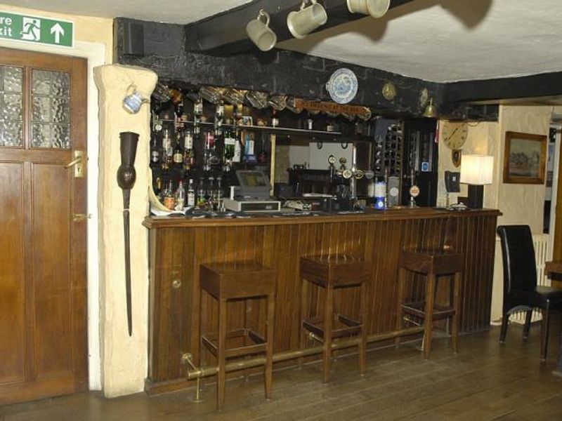 (Pub, Bar). Published on 12-02-2016