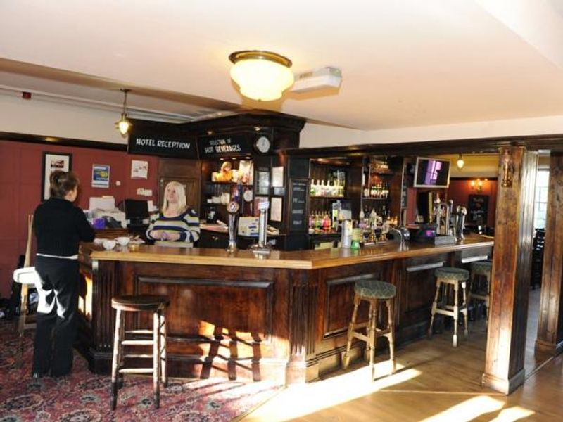 (Pub, Bar). Published on 16-10-2014