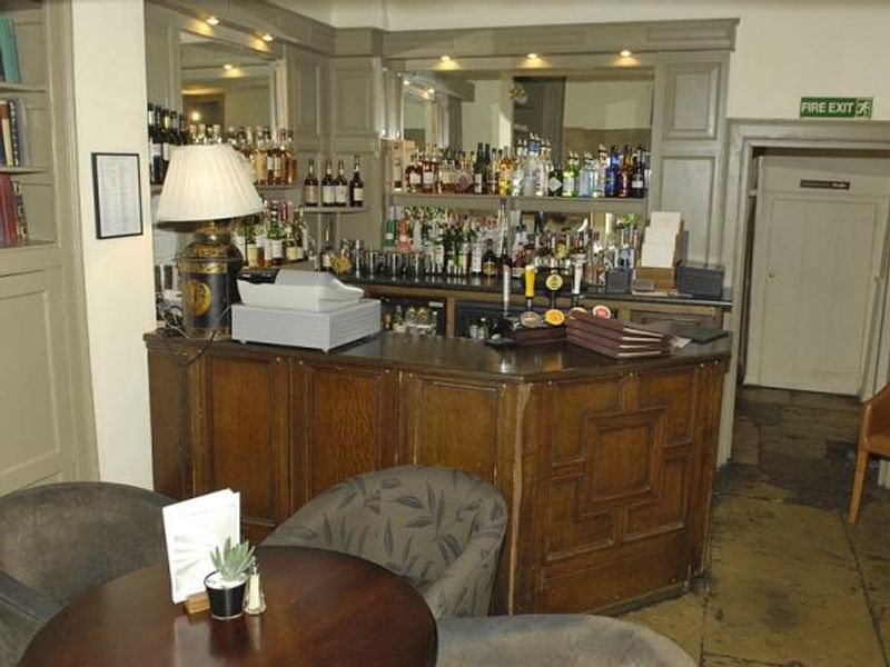 (Pub, Bar). Published on 30-04-2015 