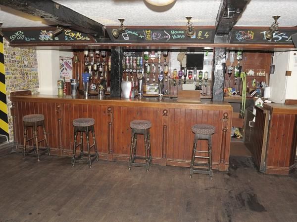 (Pub, Bar). Published on 23-03-2015