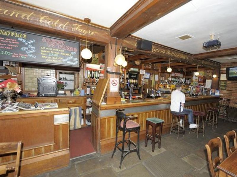 (Pub, Bar). Published on 11-02-2015
