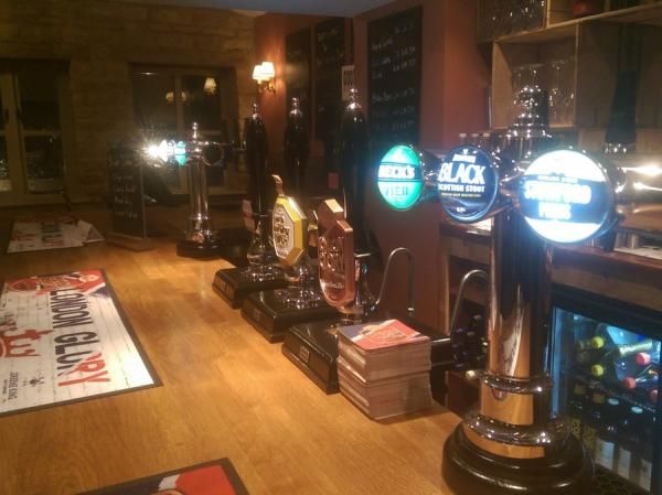 by kind permission of the Salford Inn. (Pub, Bar). Published on 18-04-2016