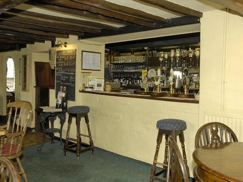 (Pub, Bar). Published on 12-02-2016