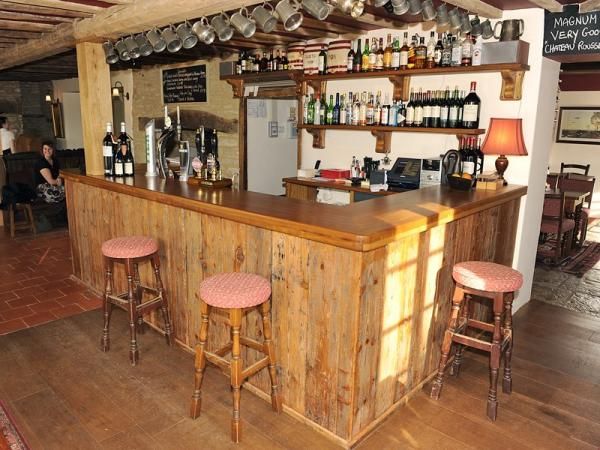 (Pub, Bar). Published on 23-03-2015