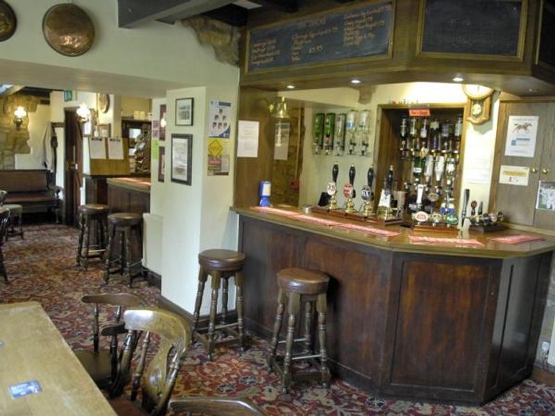 (Pub, Bar). Published on 05-04-2014