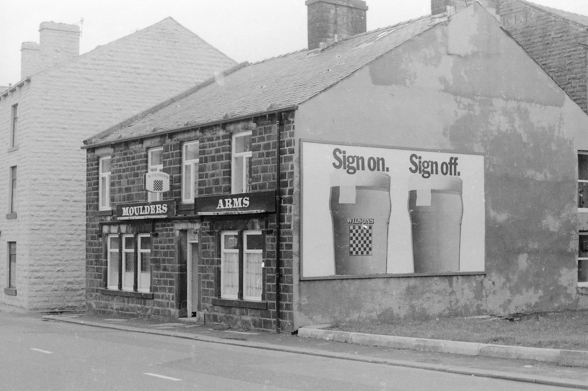 Front View around 1980 with a great Wilson's poster.. (Key). Published on 13-06-2024