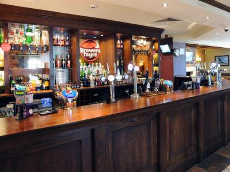(Pub, Bar). Published on 16-06-2017