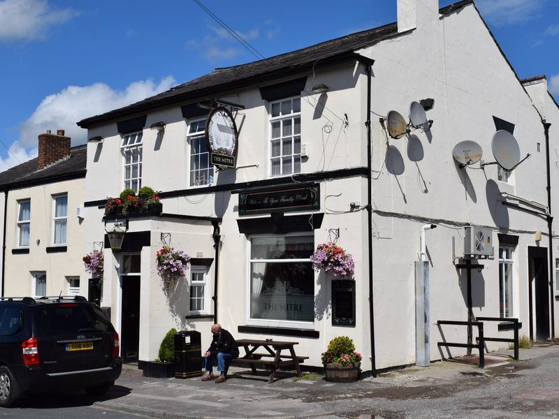 Mitre, Chorley 15.8.17. (Pub, External). Published on 15-08-2017