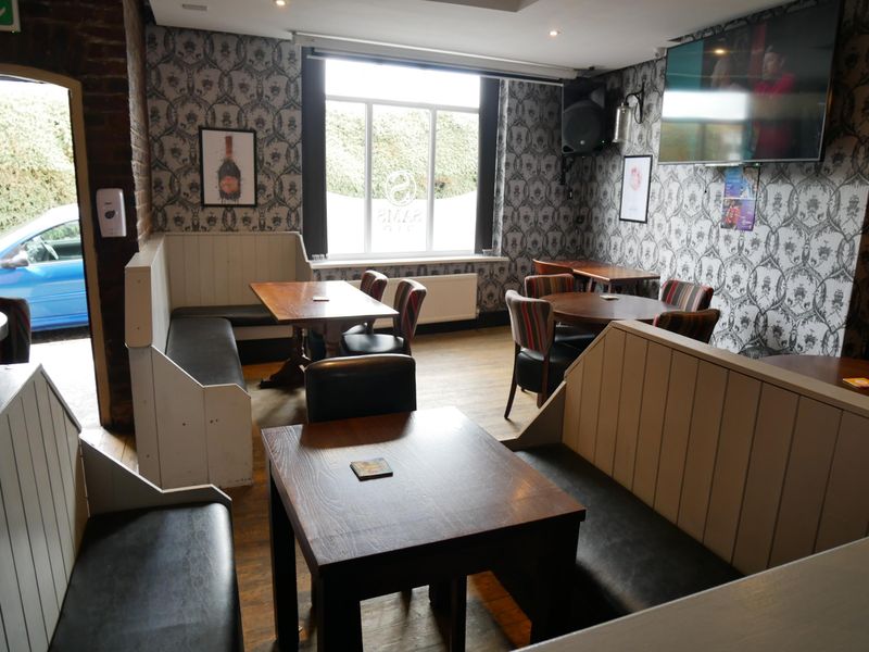 Sam’s Bar Internal 1 August 2022 DS. (Pub). Published on 03-08-2022 