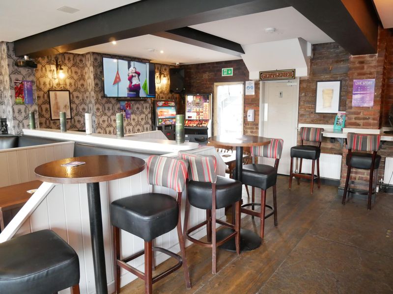 Sam’s Bar Internal 2 August 2022 DS. (Pub). Published on 03-08-2022 