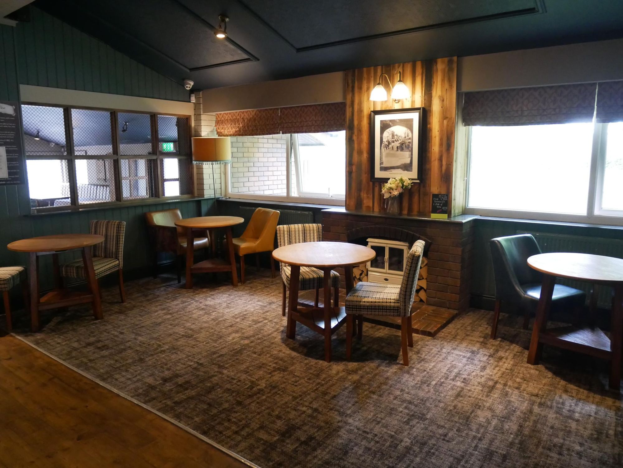 Astley 3 August 2022 DS. (Pub). Published on 27-08-2022