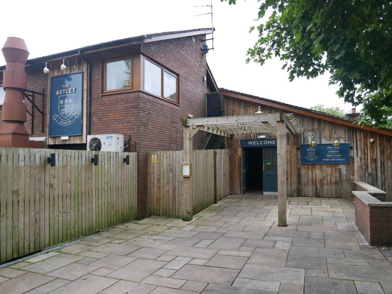 Astley 4 August 2022 DS. (Pub). Published on 27-08-2022 