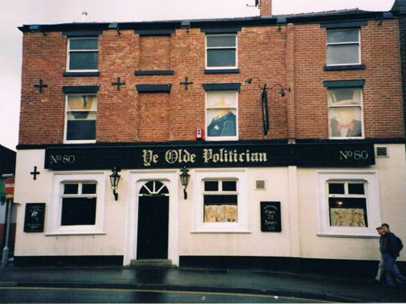 Ye Olde Politicia, Preston (Jim Holderness). (Pub, External). Published on 12-12-2013