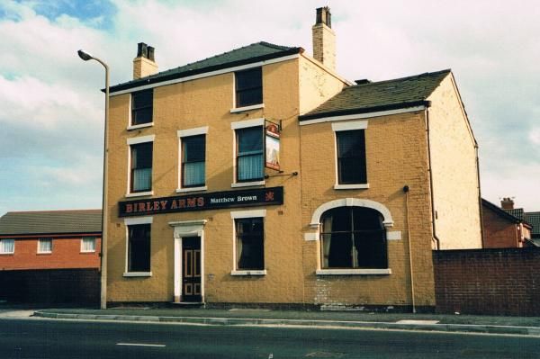 Birley Arms, Preston (copyright Jim Holderness). (Pub, External, Key). Published on 07-01-2014