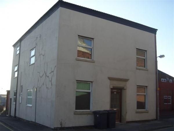 Elephant, Preston (Richard Richmond). (Pub, External). Published on 28-10-2015