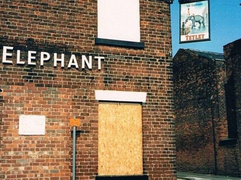 Elephant, Preston (Jim Holderness). (Pub, External). Published on 04-11-2015 