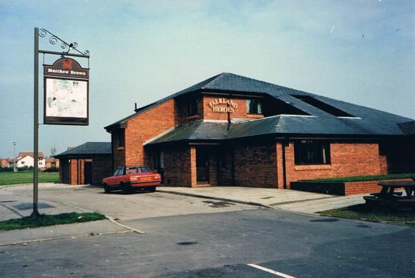 Falkland Heroes (Jim Holderness). (Pub, External, Key). Published on 28-10-2015
