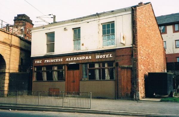 Princess Alexandra, Preston (copyright Jim Holderness). (Pub, External, Key). Published on 29-10-2015