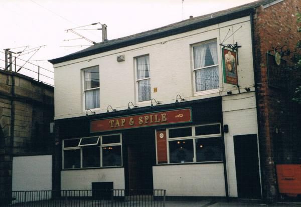 Tap & Spile, Preston (copyright Jim Holderness). (Pub, External). Published on 29-10-2015
