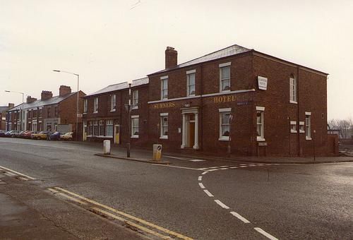 Sumners Hotel (Preston Inns & Taverns blogspot). (Pub, External, Key). Published on 29-10-2015