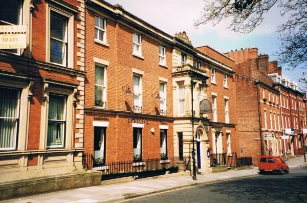Winckleys, (Jim Holderness). (Pub, External). Published on 30-10-2015