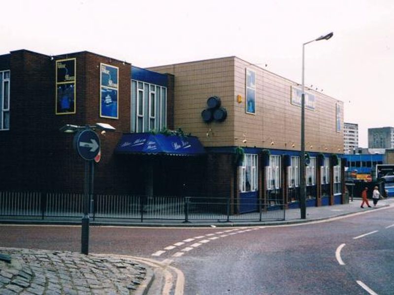 Blue Moon, Preston. (Pub, External). Published on 17-11-2015 