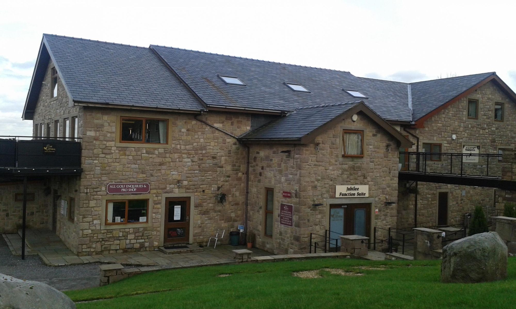 Oak Royal Hotel and Country Club. (Pub, External, Key). Published on 07-03-2017